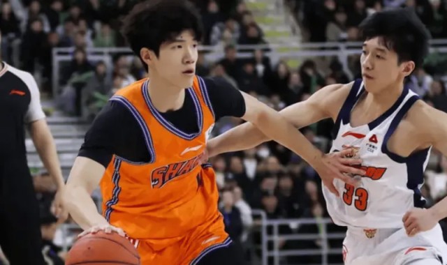 偰李永炜出战34分钟，三分7中3得到9分3篮板9助攻1抢断