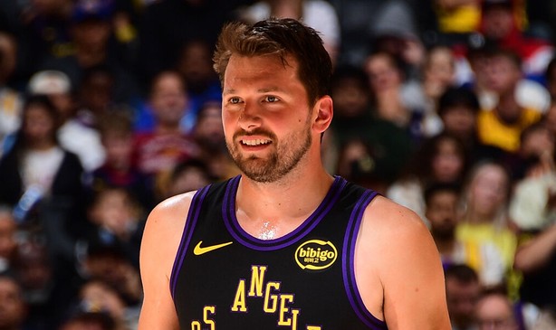 乐意电竞APP下载-八村垒：东契奇就是MVP！他的卡位、抢断、保护篮板也都很出色|湖人|克利夫兰骑士队|卢卡-东契奇|洛杉矶湖人队|mvp榜_新浪体育_新浪新闻