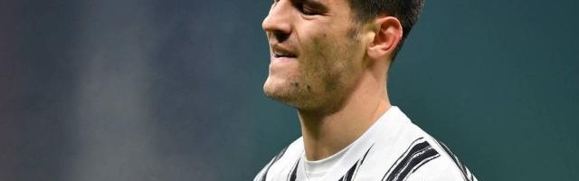 乐鱼体育在线网址-变阵失败艰难拿到平局 C罗低迷状态致皮尔洛死刑？