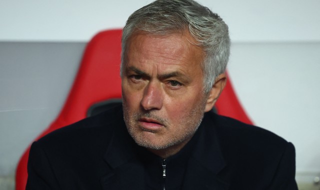 Leyu 体育网站-意媒：穆帅昨日表示有意执教尤文，今天输球后被尤文球迷唱歌嘲讽