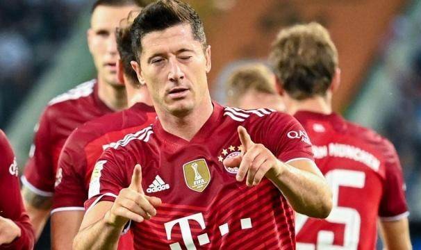 乐鱼体育在线网址-VAR漏判两个点球？拜仁幸得1分门兴喊冤